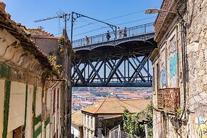 Porto Haven - Under the Luís I Bridge