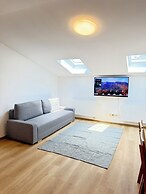 Riverside Apartment Prague