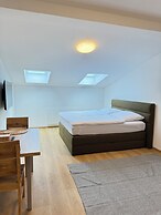 Riverside Apartment Prague