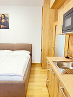 Riverside Apartment Prague