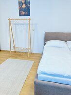 Riverside Apartment Prague