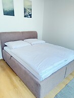 Riverside Apartment Prague