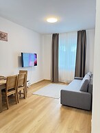 Riverside Apartment Prague