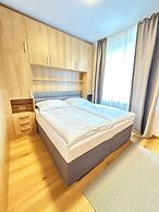 Riverside Apartment Prague