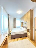 Riverside Apartment Prague