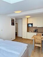 Riverside Apartment Prague