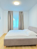 Riverside Apartment Prague