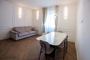 Colosseum Holidays - Luxury 3 Bedroom Apartment