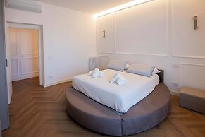 Colosseum Holidays - Luxury 3 Bedroom Apartment