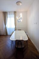Colosseum Holidays - Luxury 3 Bedroom Apartment