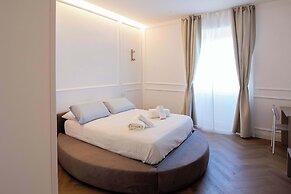 Colosseum Holidays - Luxury 3 Bedroom Apartment