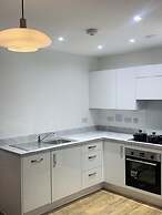 1 Bed Flat- Direct Links to Central London