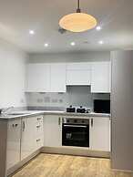 1 Bed Flat- Direct Links to Central London