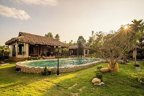 Lá Retreat