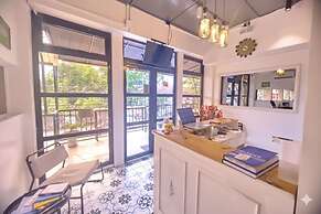 Auberge Petit Hotel