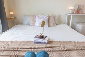 2BR 7 Mins Walk to BTS Bill Included