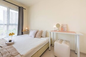 2BR 7 Mins Walk to BTS Bill Included