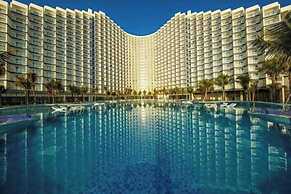Oceanview The Arena Cam Ranh Apartment