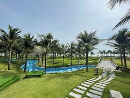 Oceanview The Arena Cam Ranh Apartment