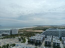 Oceanview The Arena Cam Ranh Apartment