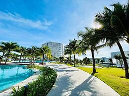 Oceanview The Arena Cam Ranh Apartment