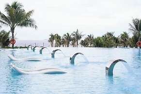Oceanview The Arena Cam Ranh Apartment