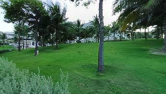Oceanview The Arena Cam Ranh Apartment