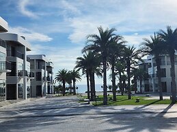 Oceanview The Arena Cam Ranh Apartment
