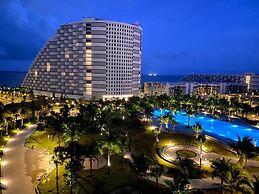 Oceanview The Arena Cam Ranh Apartment