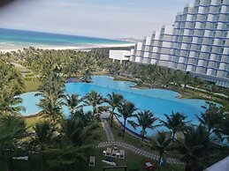 Oceanview The Arena Cam Ranh Apartment