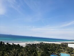 Oceanview The Arena Cam Ranh Apartment