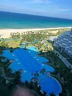 Oceanview The Arena Cam Ranh Apartment