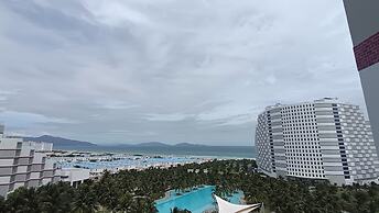 Oceanview The Arena Cam Ranh Apartment