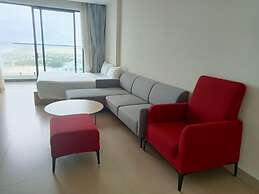 Oceanview The Arena Cam Ranh Apartment