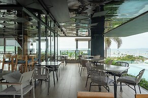 Seaphere residence by Prop Hopper