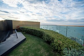 Edge Central Pattaya by Prop Hopper