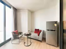 Edge Central Pattaya by Prop Hopper