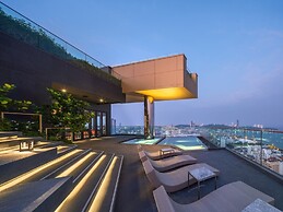Edge Central Pattaya by Prop Hopper