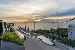Bayphere residence by Prop Hopper
