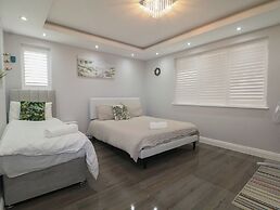 Falcon Bal House