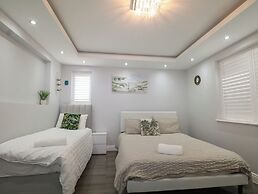 Falcon Bal House