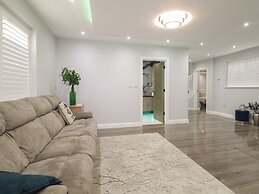 Falcon Bal House