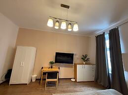 Smart 1BR Apt Near Westbahnhof Station