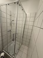 Comfy 2BR Apt Westbahnhof Area