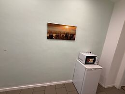 Comfy 2BR Apt Westbahnhof Area