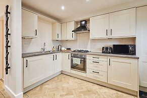 Host Stay Holmfirth Hideaway