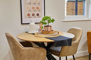 Host Stay Holmfirth Hideaway