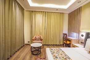Carom Hotel Manali