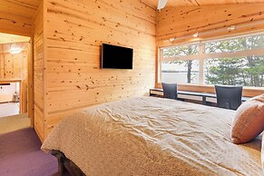 Private Peninsula! Modern-rustic Fall Lake Cabin