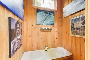 Private Peninsula! Modern-rustic Fall Lake Cabin